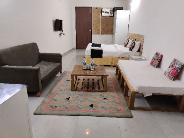 Hostel - Single Sharing