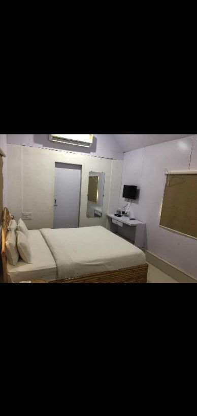 Hostel - Single Sharing