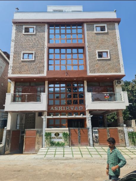 1BHK · Semi Furnished · House/Villa