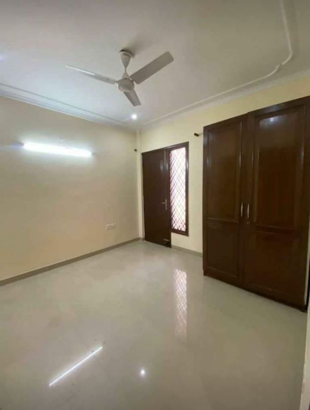 2BHK · Semi Furnished · Builder Floor