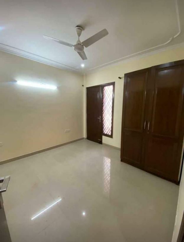 2BHK · Semi Furnished · Builder Floor