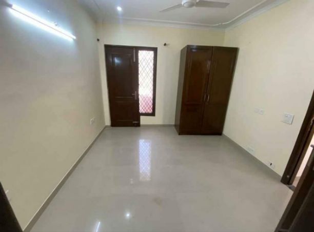 2BHK · Semi Furnished · Builder Floor