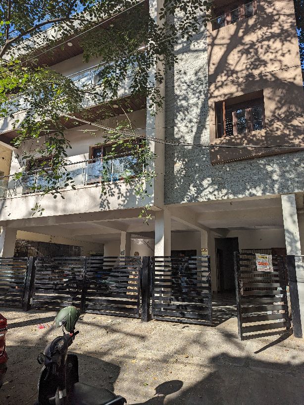 2BHK · Semi Furnished · Builder Floor