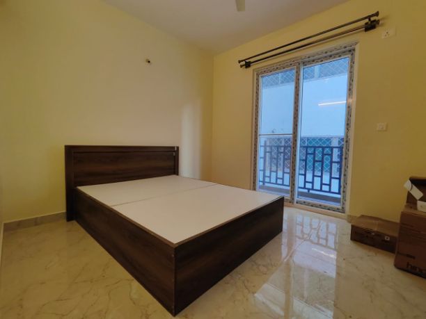 3BHK · Semi Furnished · Apartment