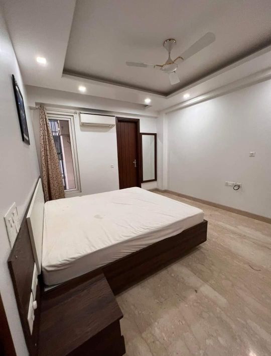 1BHK · Semi Furnished · Builder Floor