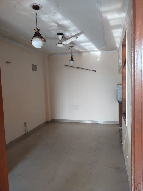 1BHK · Semi Furnished · Builder Floor