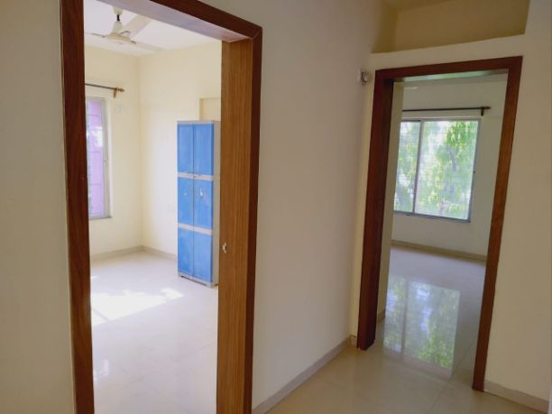 3BHK · Semi Furnished · Apartment