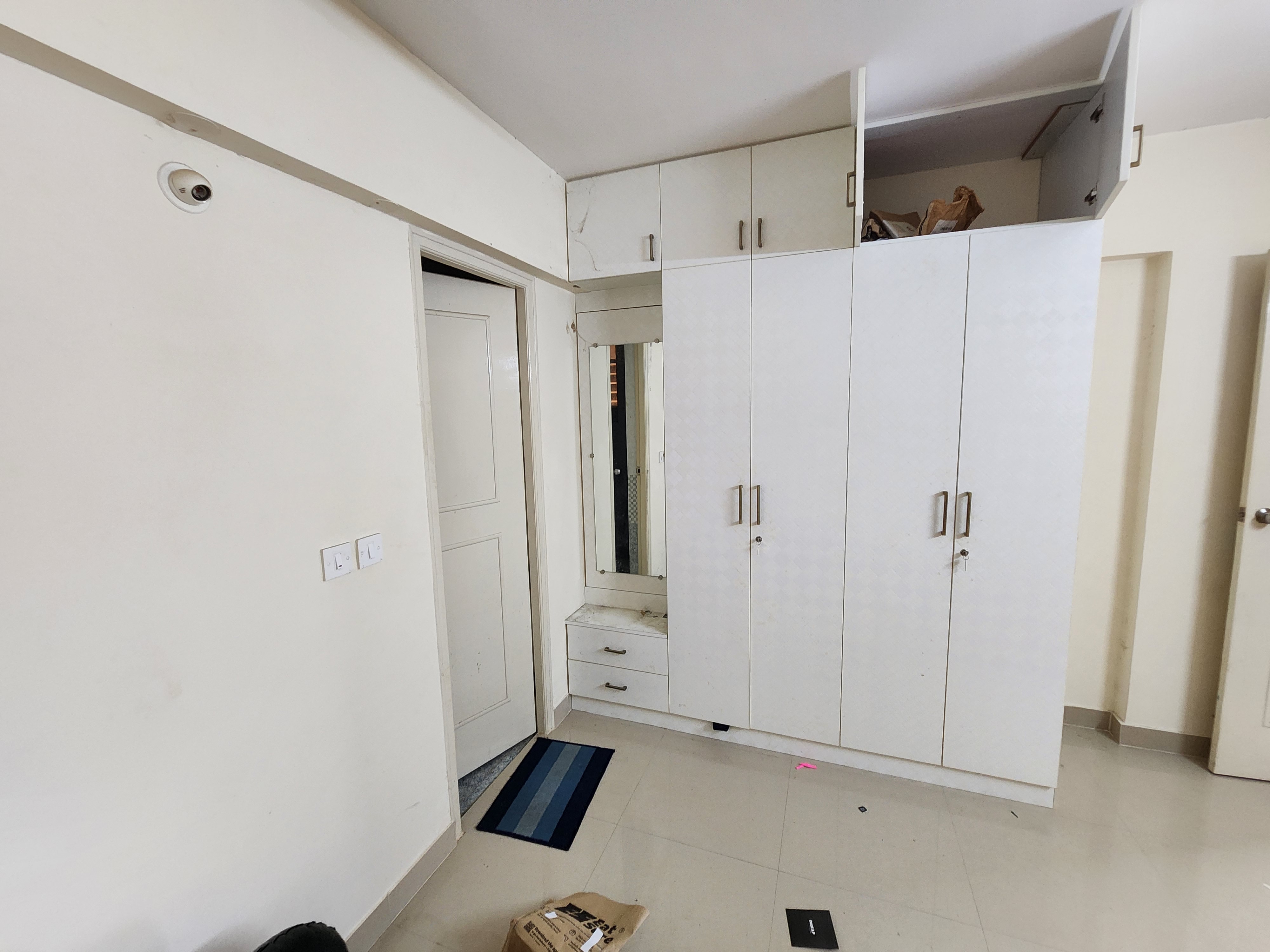 1BHK · Semi Furnished · Apartment