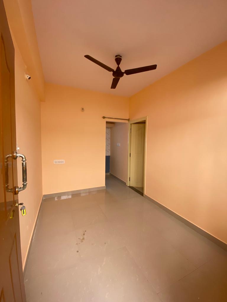 1BHK · Semi Furnished · Apartment