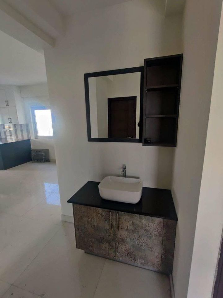 2BHK · Semi Furnished · Apartment