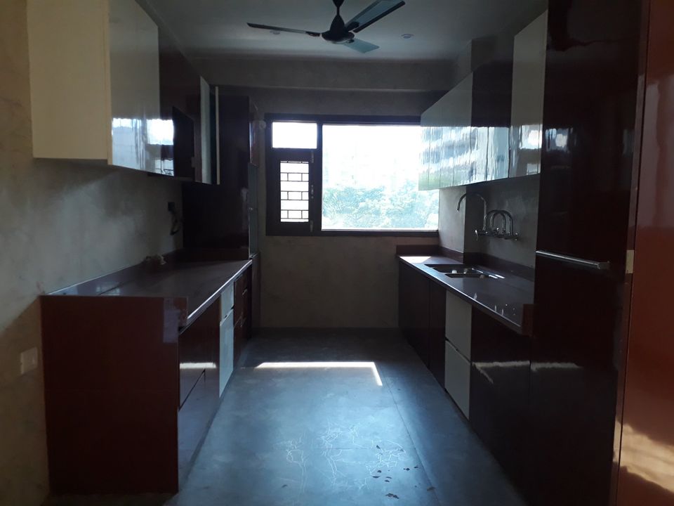 3BHK · Semi Furnished · Apartment