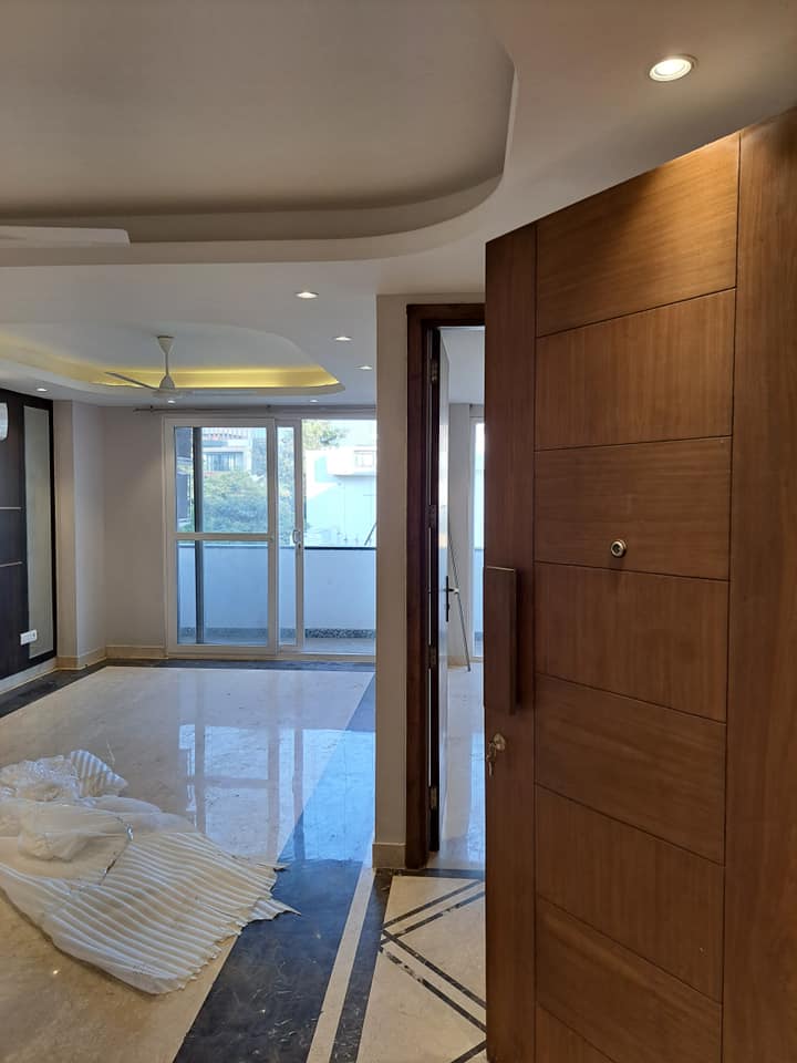 3BHK · Semi Furnished · Apartment