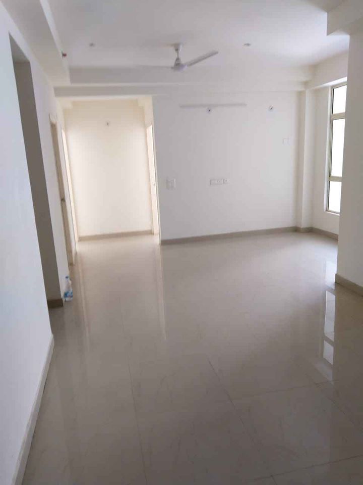 3BHK · Semi Furnished · Apartment