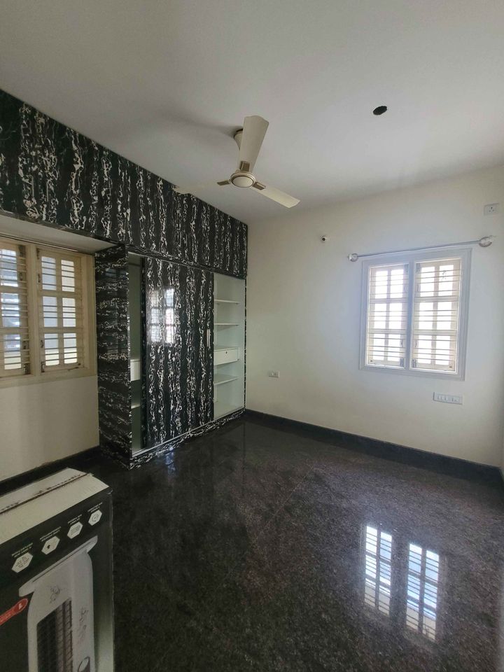 1BHK · Semi Furnished · Apartment