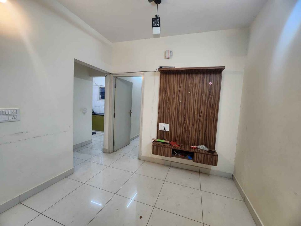 2BHK · Semi Furnished · Apartment