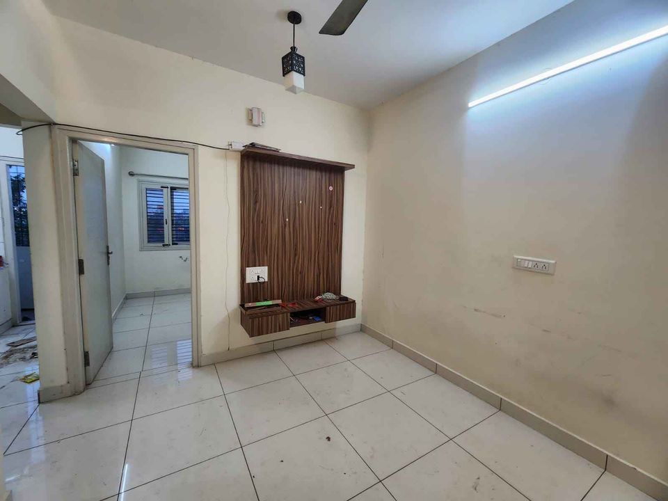 2BHK · Semi Furnished · Apartment