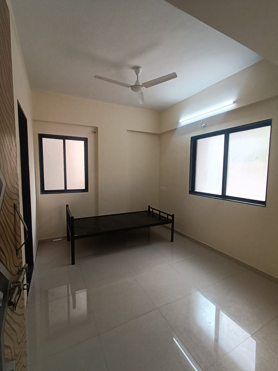 1BHK · Semi Furnished · Apartment