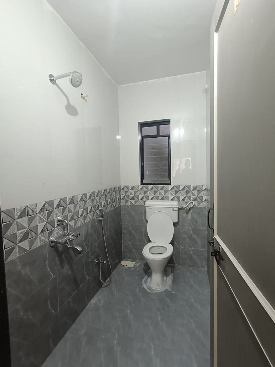 1BHK · Semi Furnished · Apartment