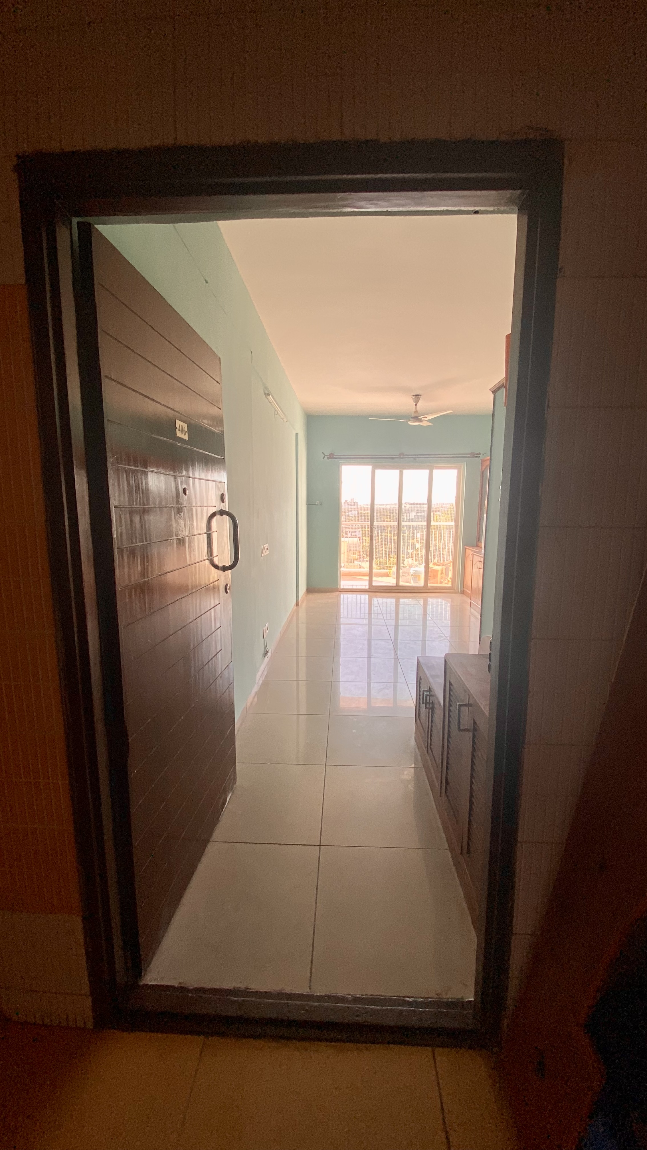 1BHK · Semi Furnished · Apartment