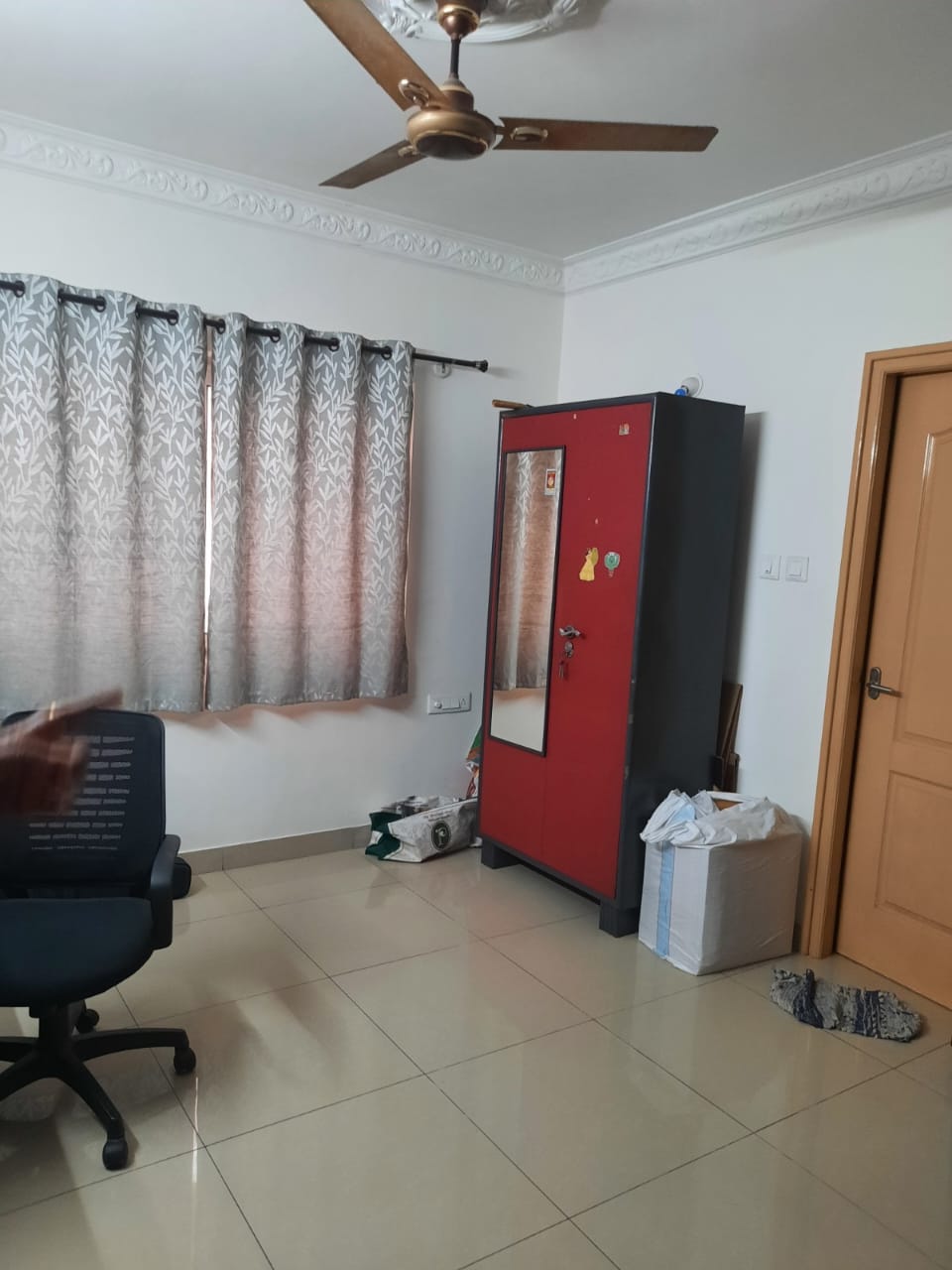 3BHK · Semi Furnished · Apartment