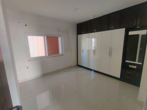 3BHK · Semi Furnished · Apartment