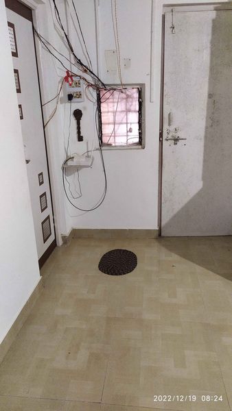Single Room · Semi Furnished · Apartment
