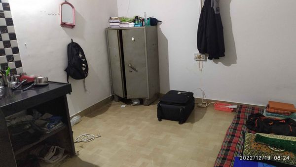 Single Room · Semi Furnished · Apartment