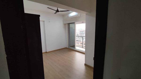 2BHK · Semi Furnished · Apartment