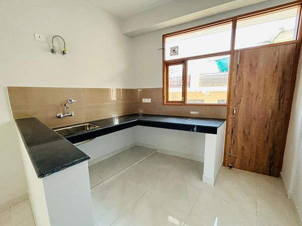 1BHK · Semi Furnished · Apartment