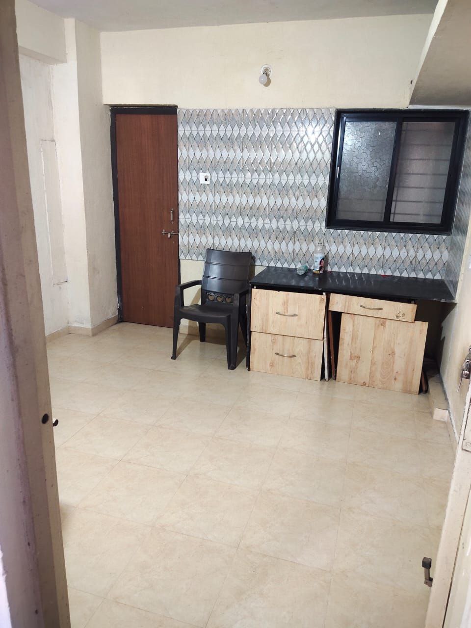 1BHK · Semi Furnished · Apartment