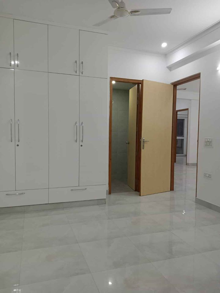 3BHK · Semi Furnished · Apartment
