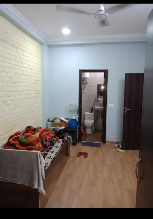 Single Room · Furnished · Apartment