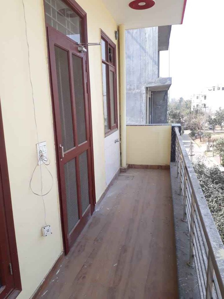 2BHK · Semi Furnished · Apartment
