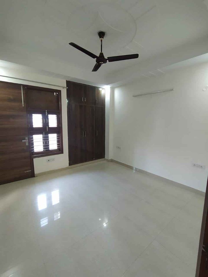 3BHK · Semi Furnished · Apartment