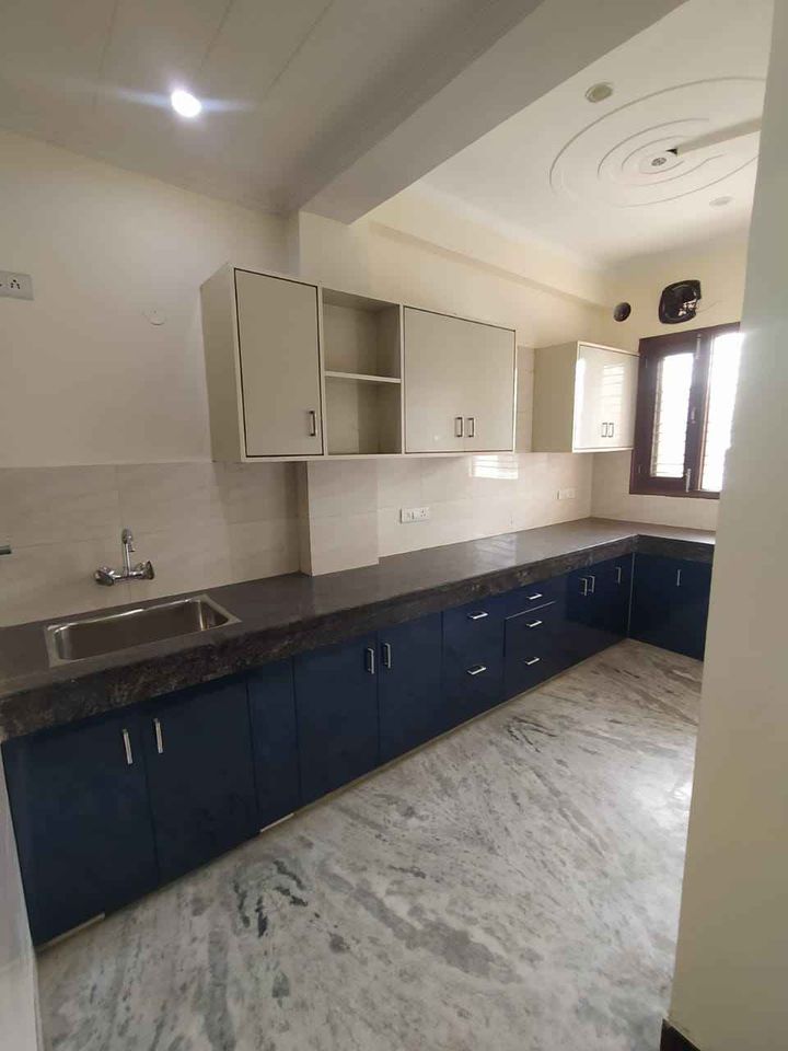 3BHK · Semi Furnished · Apartment