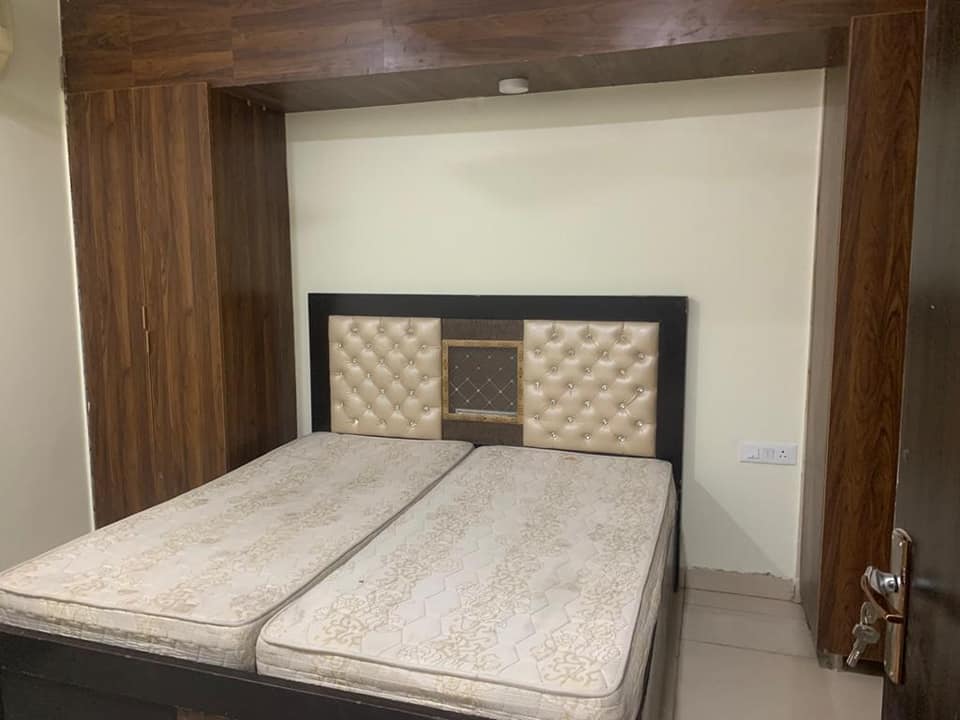 1BHK · Semi Furnished · Apartment