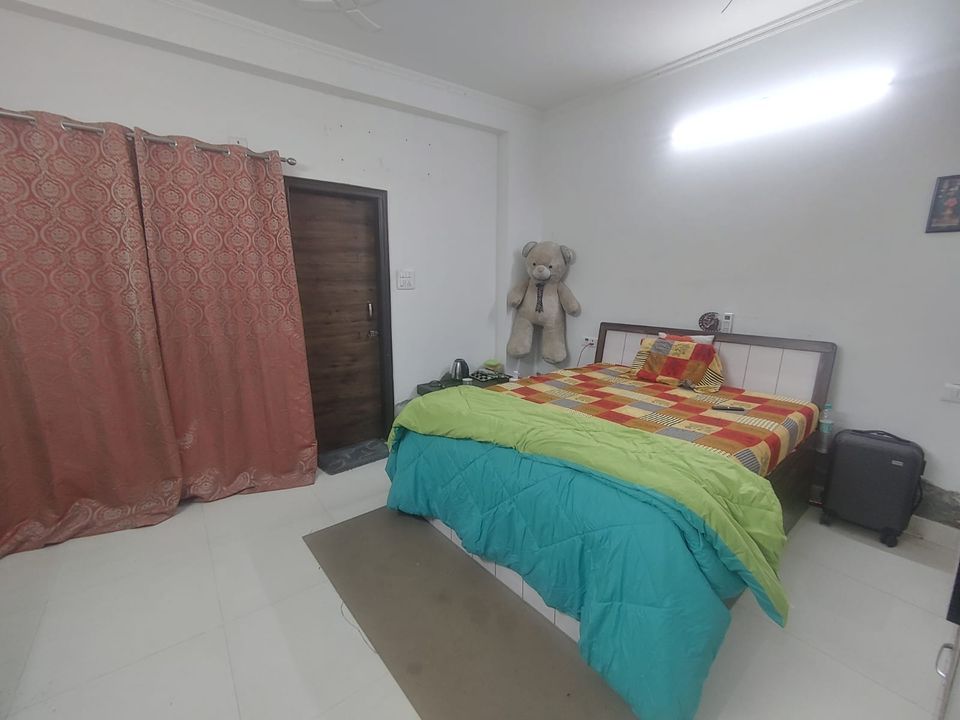 1BHK · Semi Furnished · Apartment