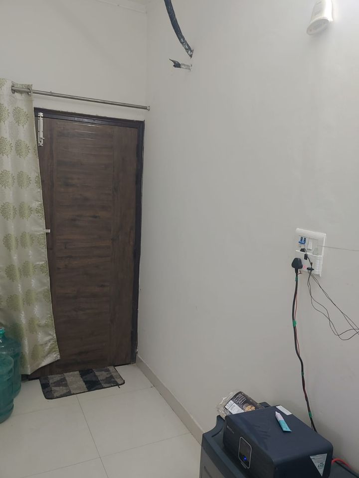 1BHK · Semi Furnished · Apartment