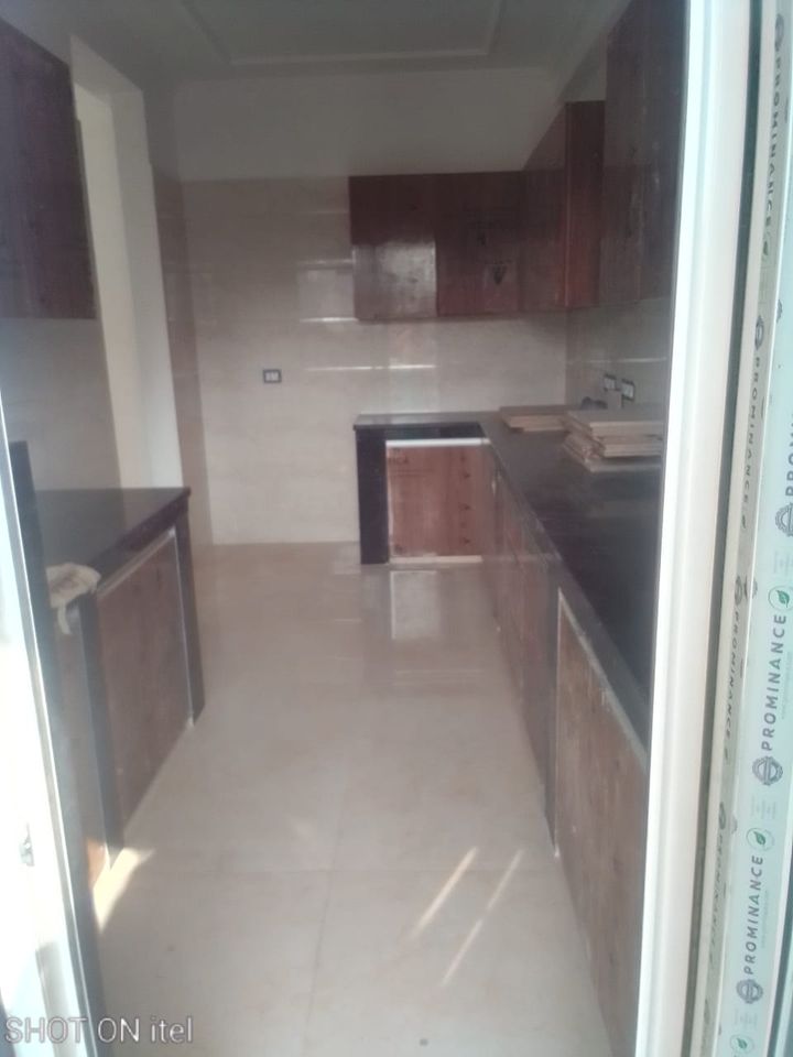 3BHK · Semi Furnished · Apartment