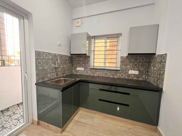 1BHK · Semi Furnished · Apartment