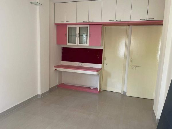 2BHK · Semi Furnished · Apartment