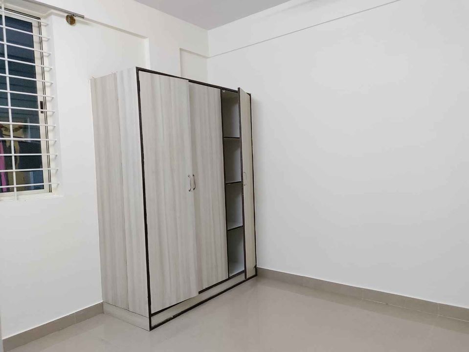1BHK · Semi Furnished · Apartment
