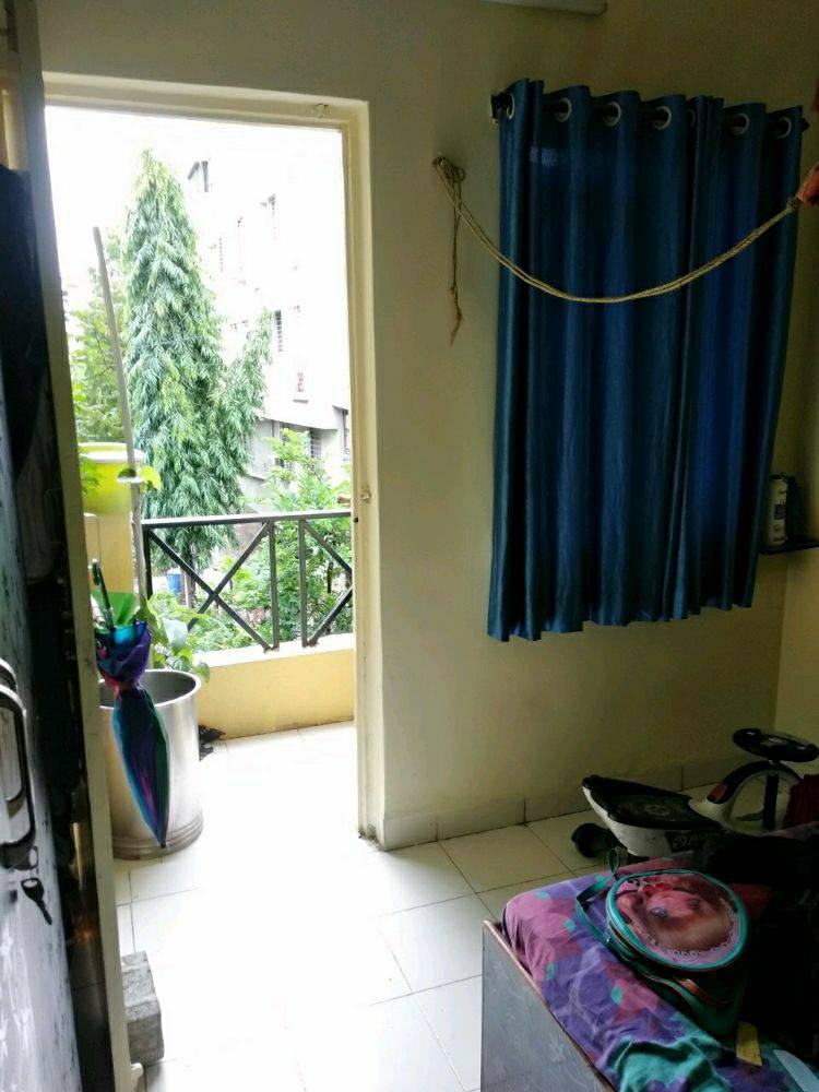 1BHK · Semi Furnished · Apartment
