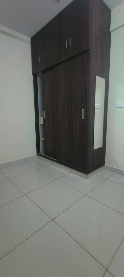 1BHK · Semi Furnished · Apartment