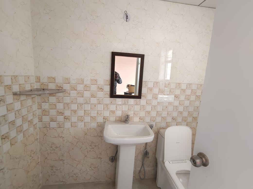 1BHK · Semi Furnished · Apartment