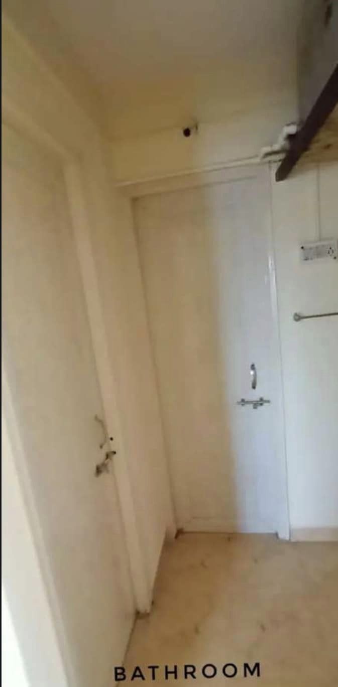 Single Room · Semi Furnished · Apartment