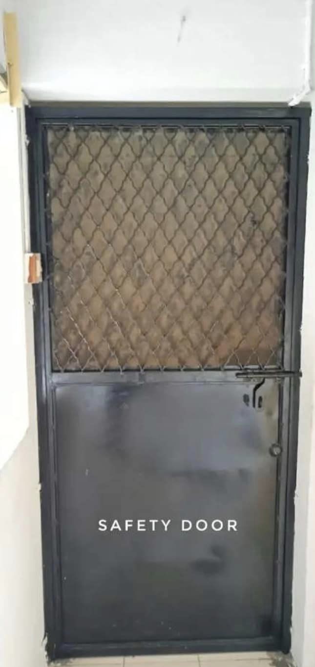 Single Room · Semi Furnished · Apartment