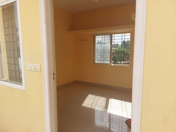 4BHK · Semi Furnished · Apartment