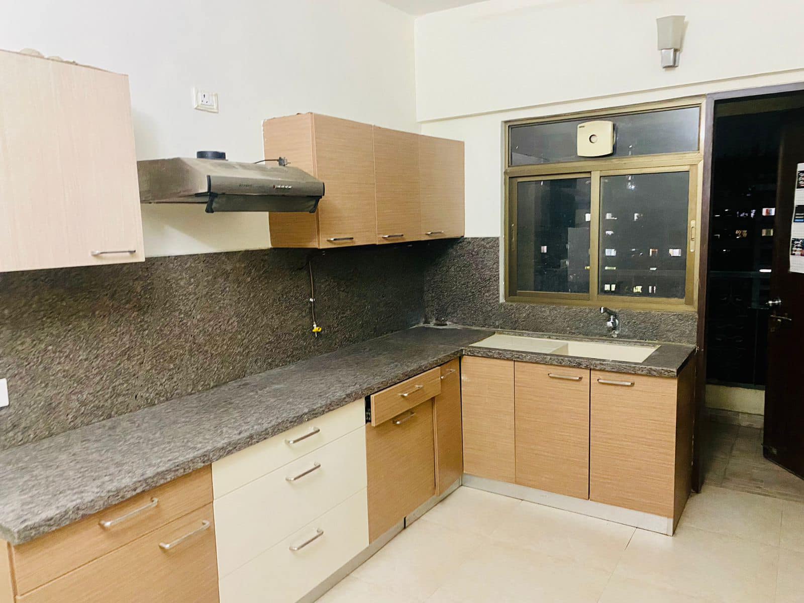 3BHK · Semi Furnished · Apartment