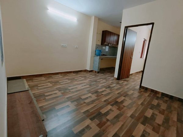 1BHK · Semi Furnished · Apartment
